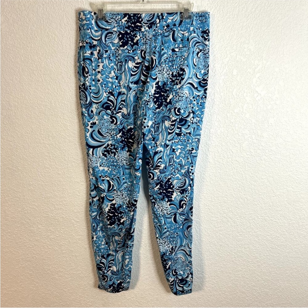 Lilly Pultizer Etta V Neck Top and Rici Stretch Jogger Pant - Picture 7 of 8